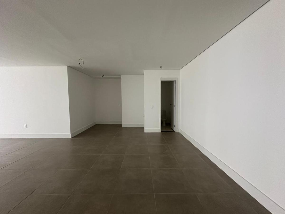 Sala, Lourdes, 1 Quarto, 0 Vaga