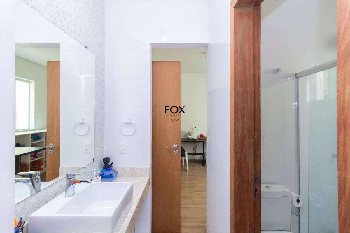 Casa, Estoril, 4 Quartos, 3 Vagas, 4 Suítes