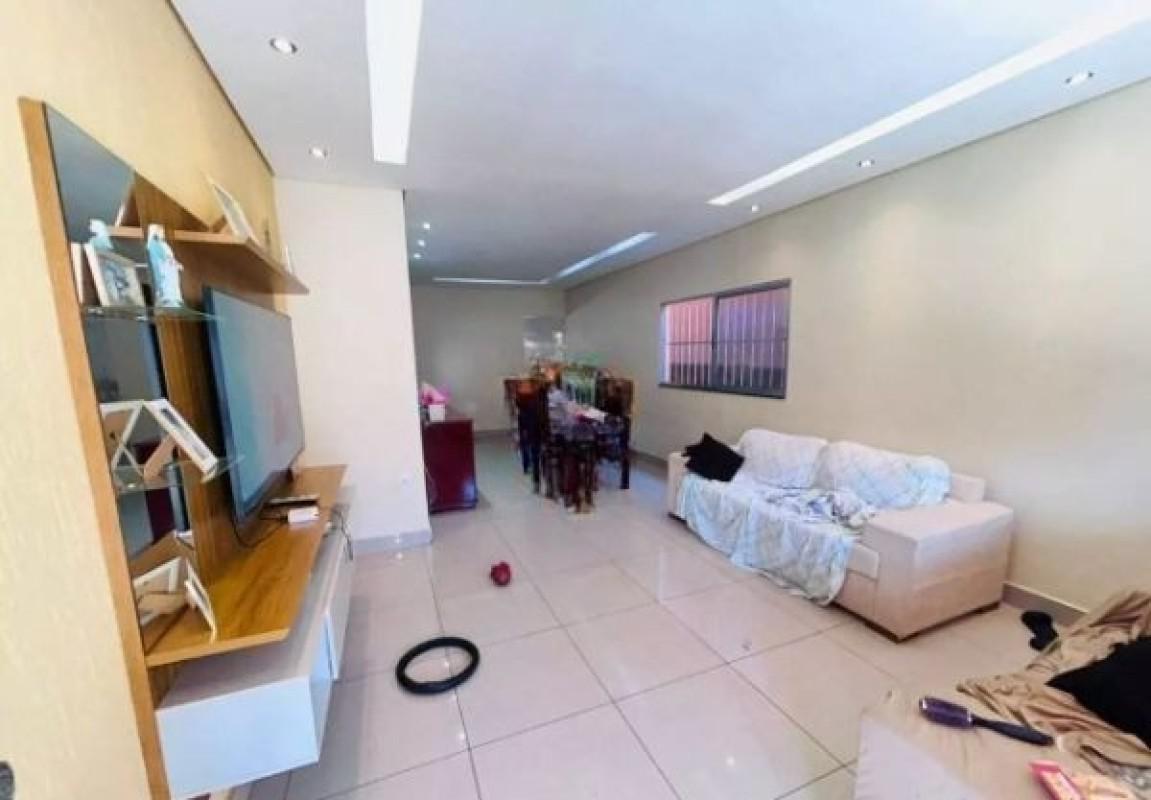 Casa, Céu Azul, 3 Quartos, 5 Vagas, 1 Suíte