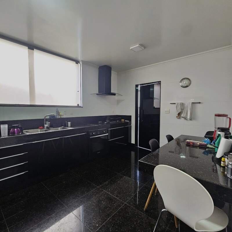 Casa, Bandeirantes (pampulha), 5 Quartos, 10 Vagas, 3 Suítes