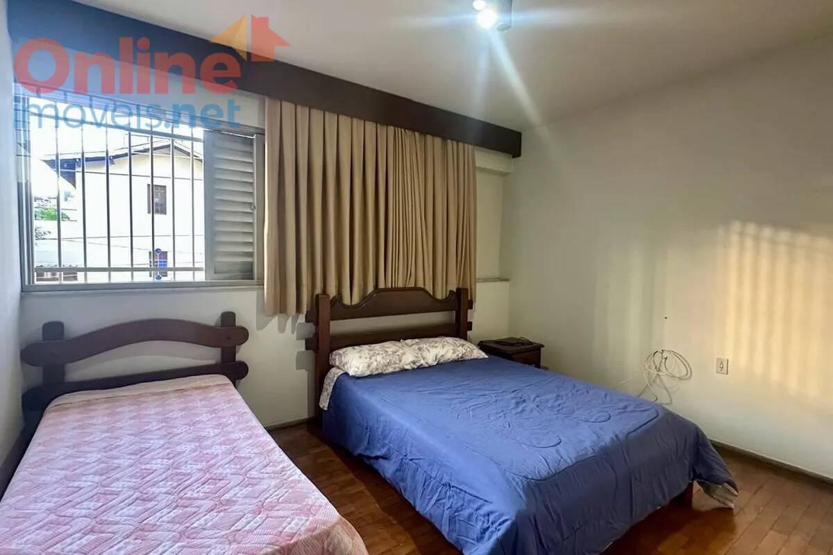 Casa, Serra, 4 Quartos, 0 Vaga, 1 Suíte