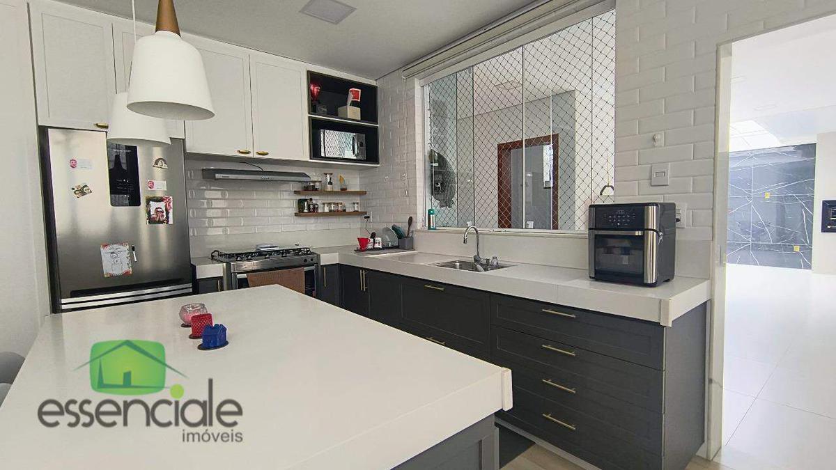 Casa, Europa, 3 Quartos, 4 Vagas, 1 Suíte