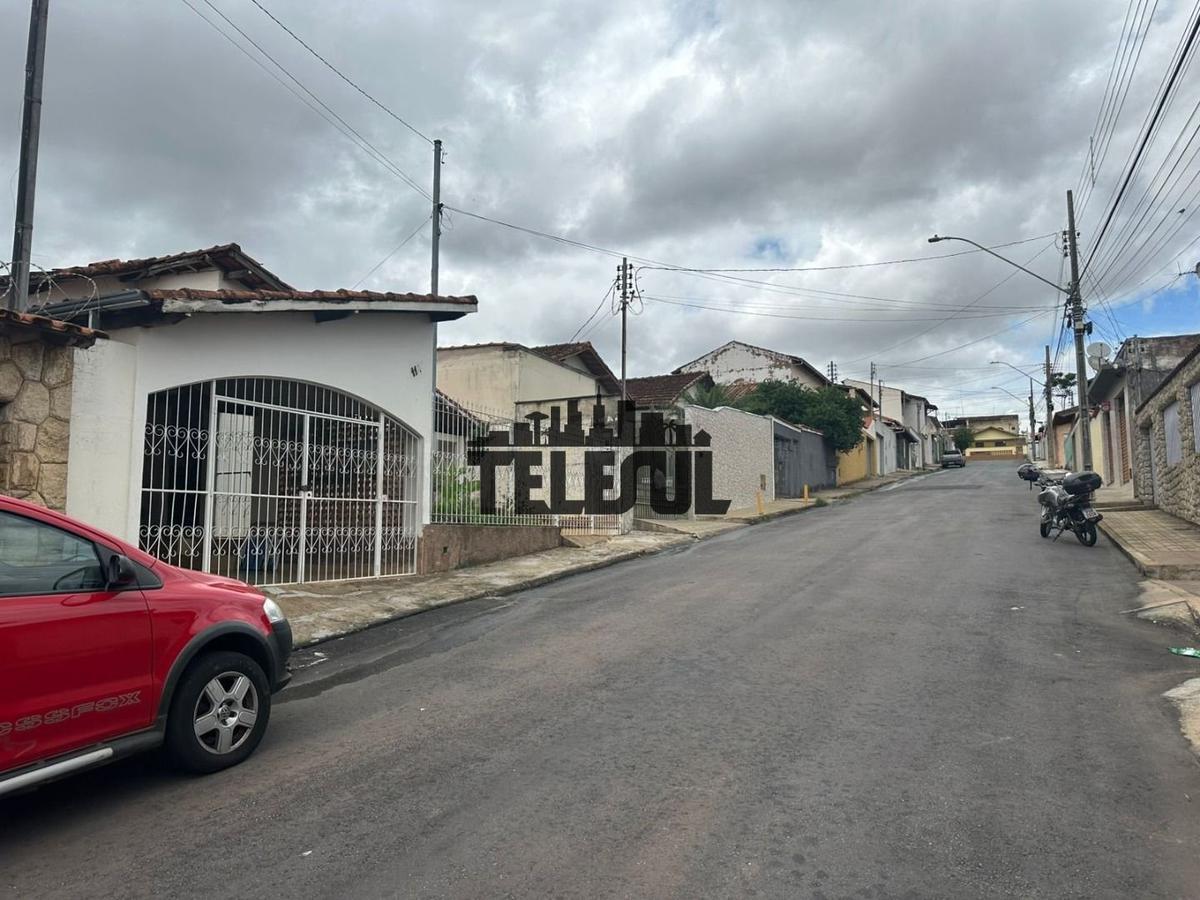 Casa, Pinheiros, 3 Quartos, 2 Vagas, 1 Suíte