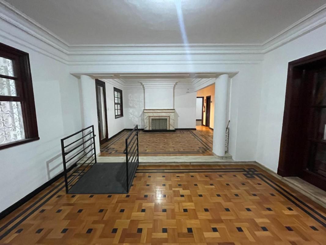 Casa, Lourdes, 5 Quartos, 0 Vaga, 1 Suíte