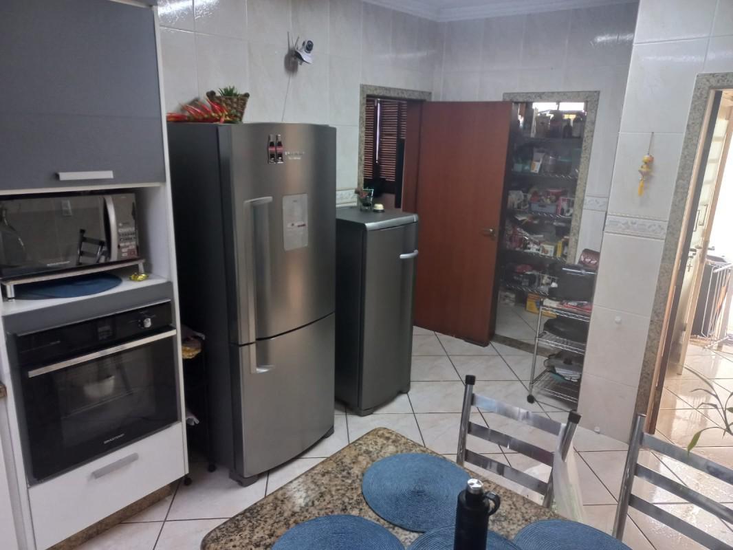 Casa, Caiçaras, 4 Quartos, 6 Vagas, 3 Suítes