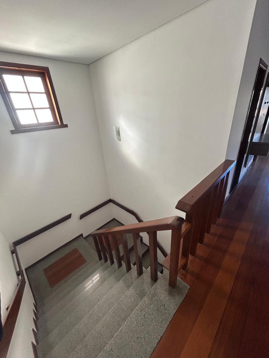 Casa, Castelo, 4 Quartos, 2 Vagas, 1 Suíte