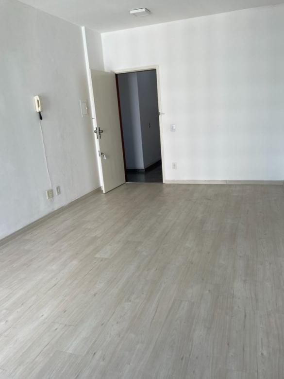 Sala, Funcionários
