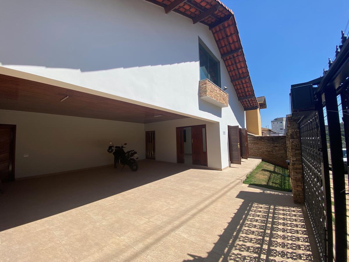 Casa, Castelo, 4 Quartos, 4 Vagas, 3 Suítes