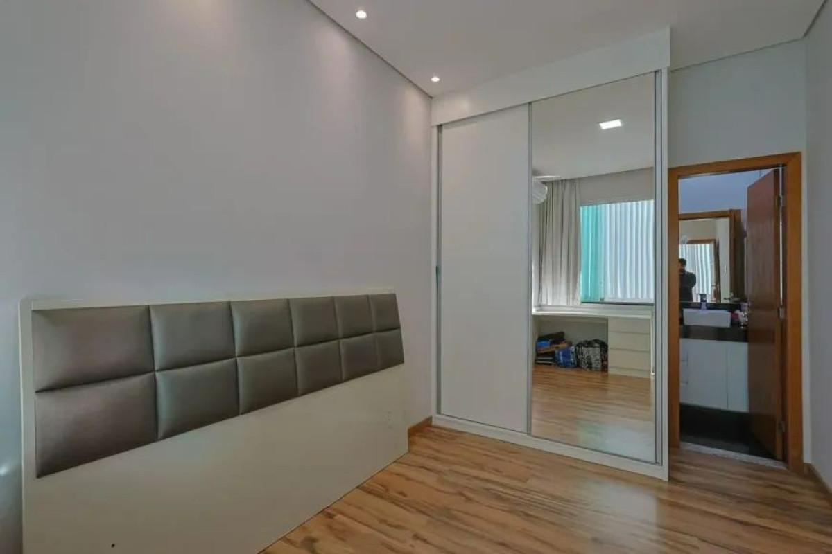 Casa, Castelo, 4 Quartos, 3 Vagas, 4 Suítes