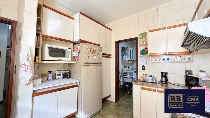Casa, Luxemburgo, 5 Quartos, 4 Vagas, 2 Suítes