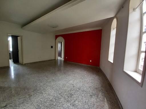 Casa, Centro, 3 Quartos, 0 Vaga, 1 Suíte