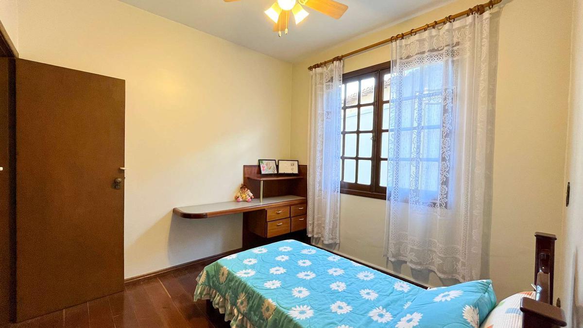 Casa, Luxemburgo, 5 Quartos, 4 Vagas, 2 Suítes