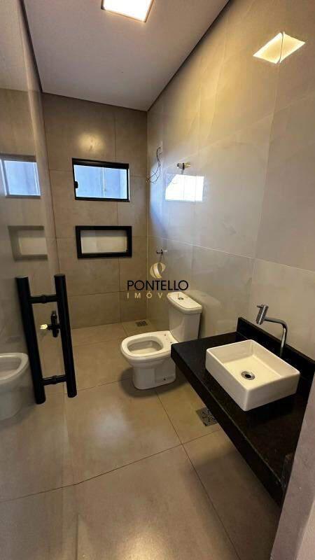 Casa, Manoa, 2 Quartos, 3 Vagas, 1 Suíte
