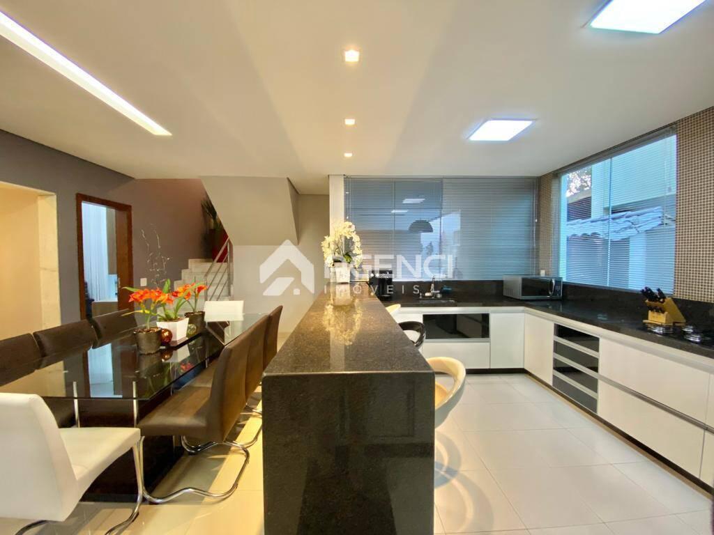 Casa, Trevo, 4 Quartos, 0 Vaga, 3 Suítes