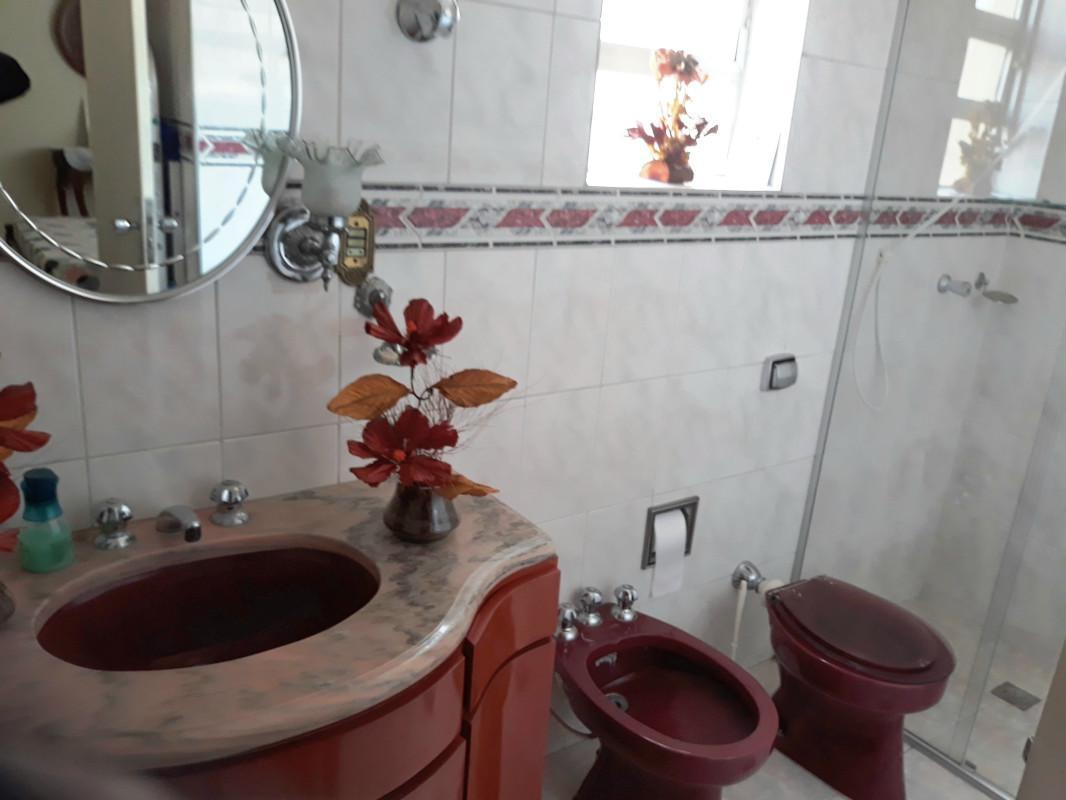 Apartamento, Floresta, 4 Quartos, 0 Vaga, 2 Suítes