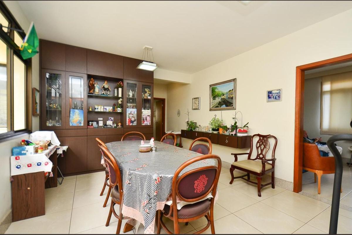 Casa, Comiteco, 4 Quartos, 10 Vagas, 4 Suítes