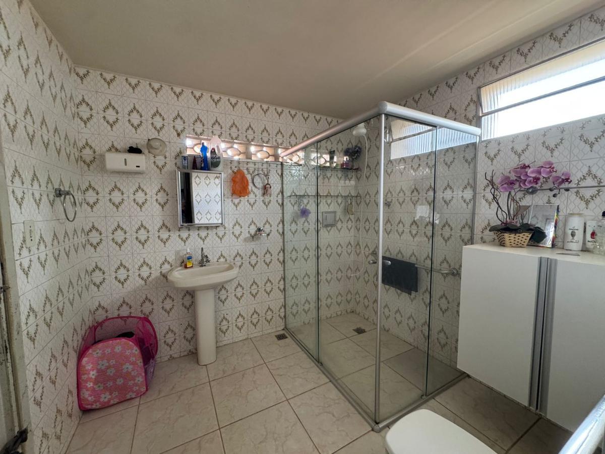 Casa, Colégio Batista, 7 Quartos, 2 Vagas, 1 Suíte