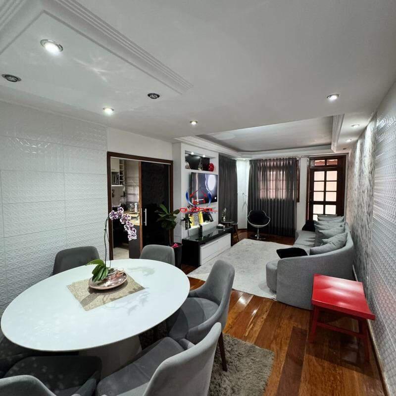 Casa, Castelo, 3 Quartos, 2 Vagas, 1 Suíte