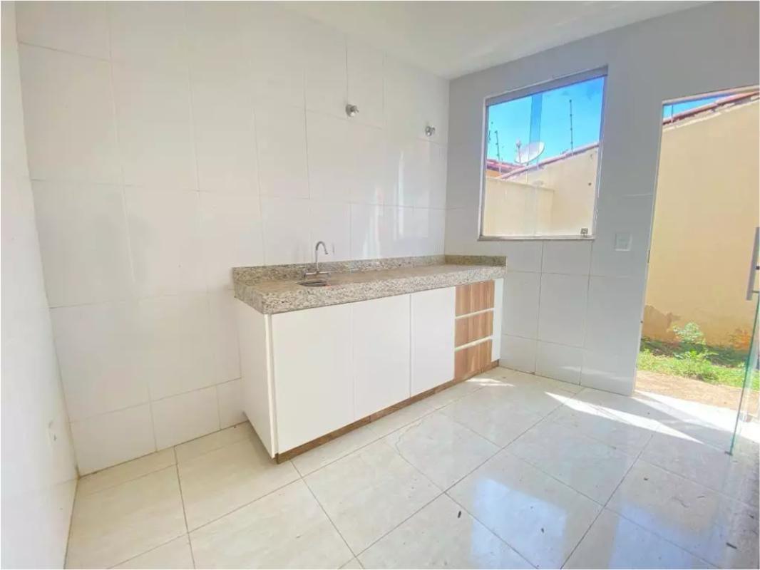 Casa, Bonsucesso, 3 Quartos, 2 Vagas, 1 Suíte