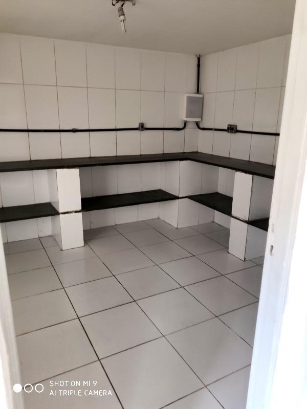 Casa Comercial, Funcionários, 0 Quarto, 0 Vaga