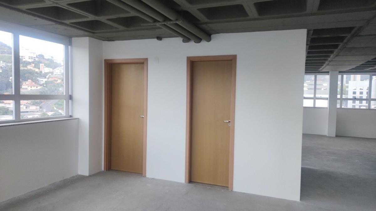 Sala, Estoril, 0 Quarto, 0 Vaga