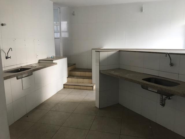 Casa Comercial, Funcionários, 0 Quarto, 0 Vaga