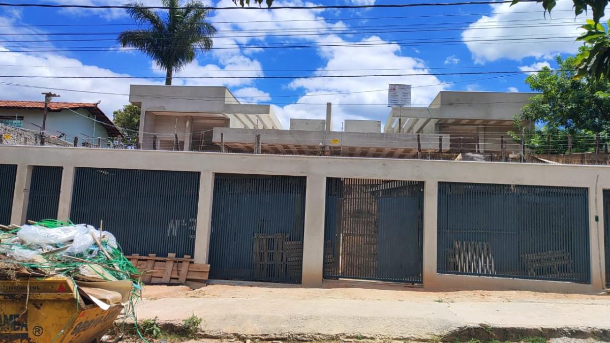 Casa, Trevo, 4 Quartos, 4 Vagas, 2 Suítes