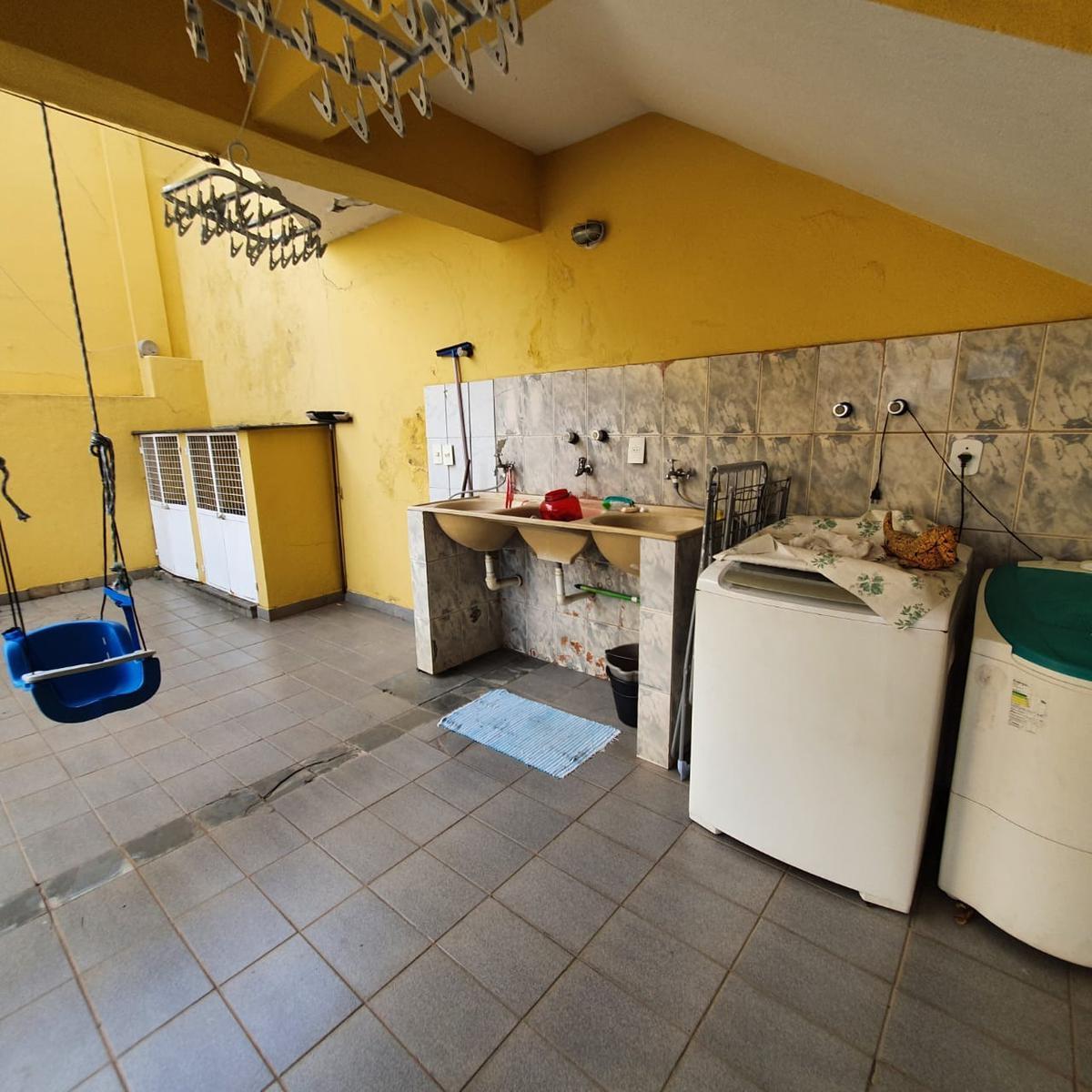 Casa, Santa Cruz, 4 Quartos, 6 Vagas, 2 Suítes