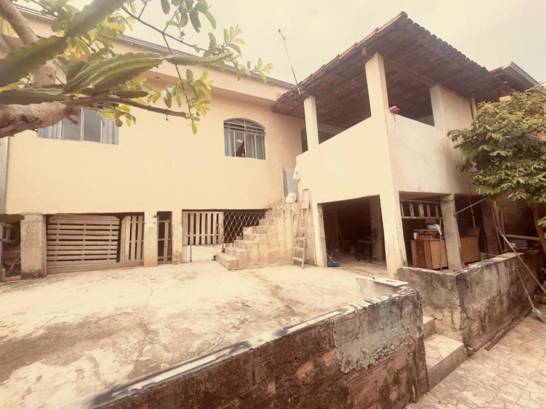 Casa, Paraúna (venda Nova), 4 Quartos, 4 Vagas, 1 Suíte