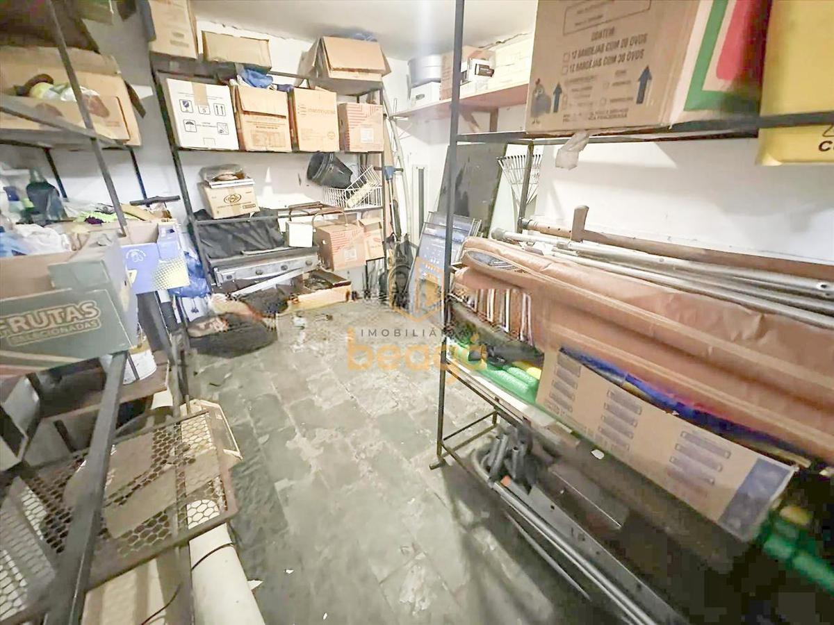 Casa, Califórnia, 4 Quartos, 8 Vagas, 1 Suíte