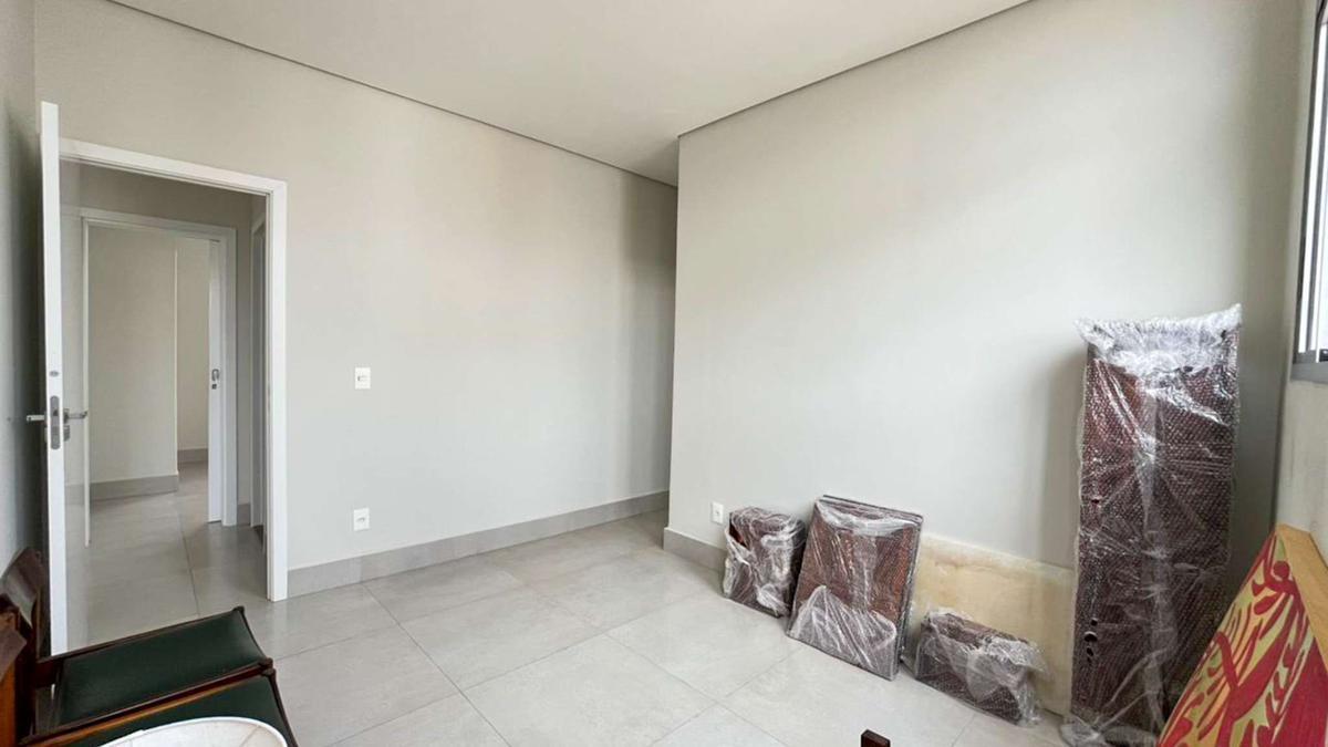 Cobertura, Centro, 2 Quartos, 0 Vaga, 4 Suítes