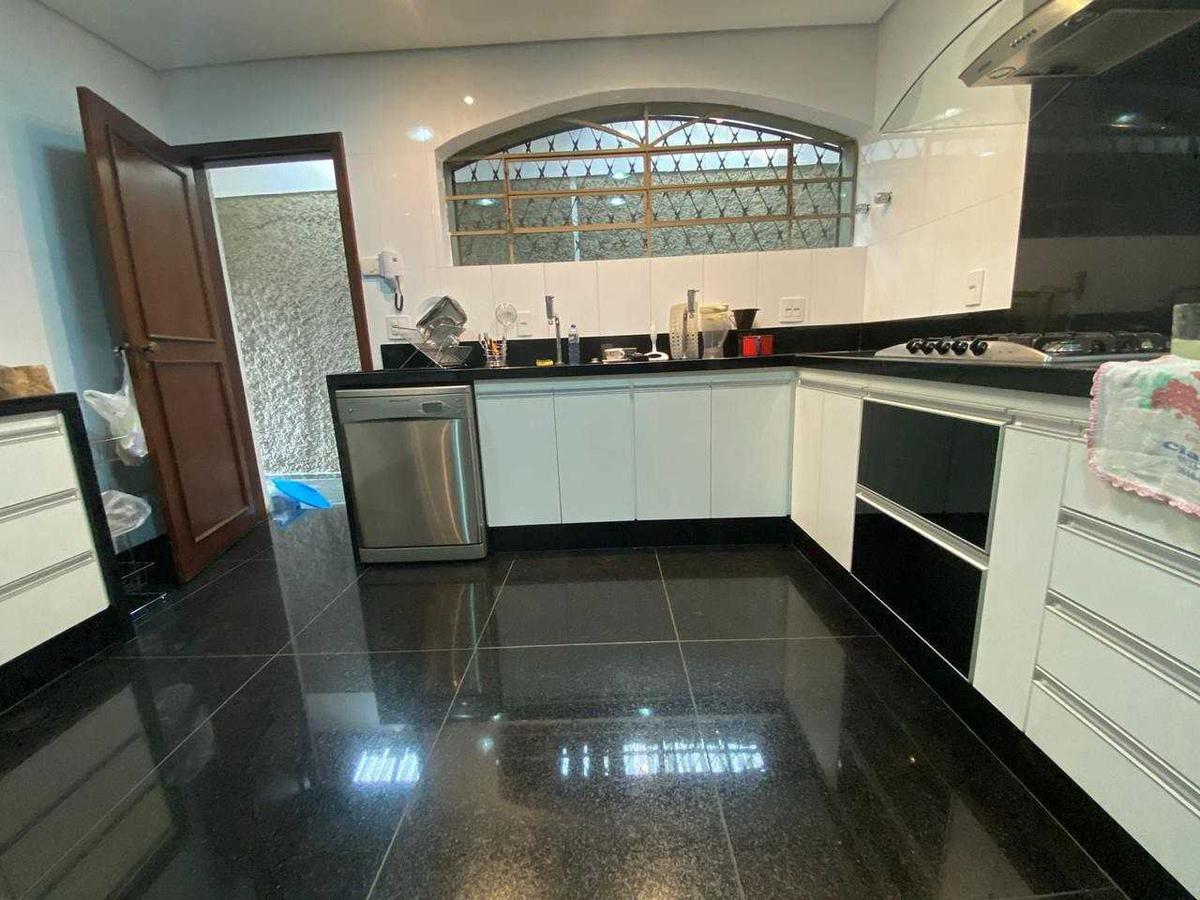 Casa, Santa Lúcia, 5 Quartos, 4 Vagas, 3 Suítes