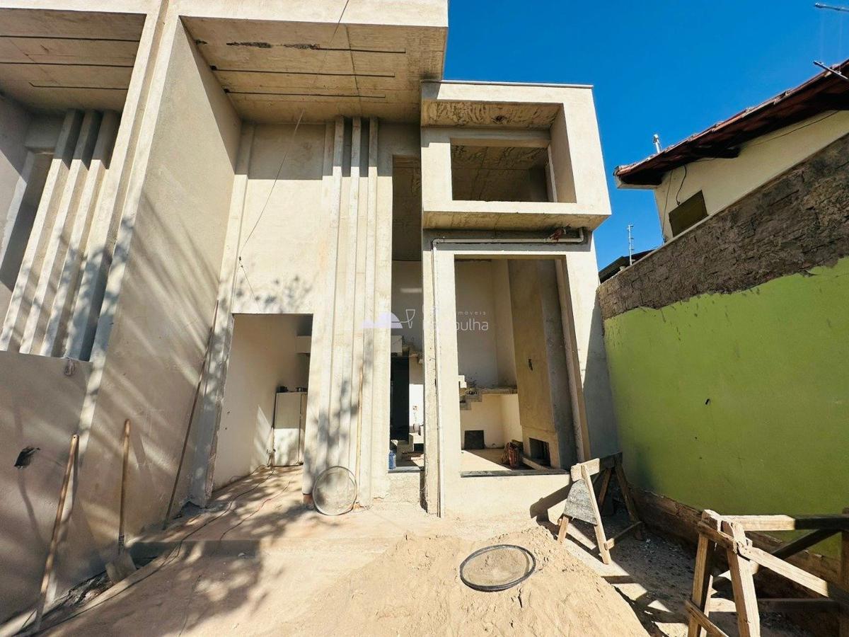 Casa, Planalto, 4 Quartos, 4 Vagas, 1 Suíte