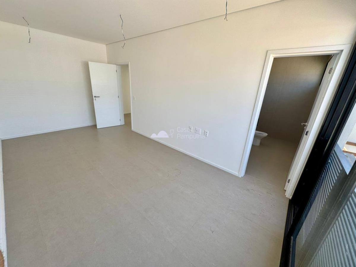 Casa, Trevo, 3 Quartos, 2 Vagas, 1 Suíte