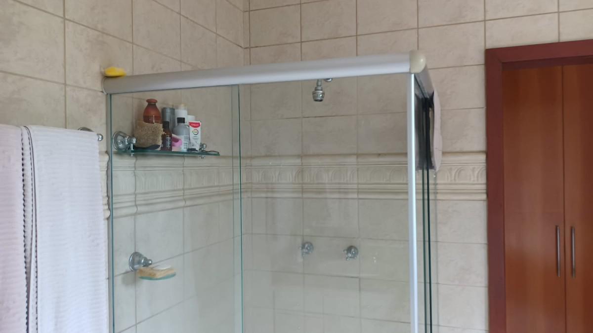 Casa, Colonial, 6 Quartos, 8 Vagas, 1 Suíte