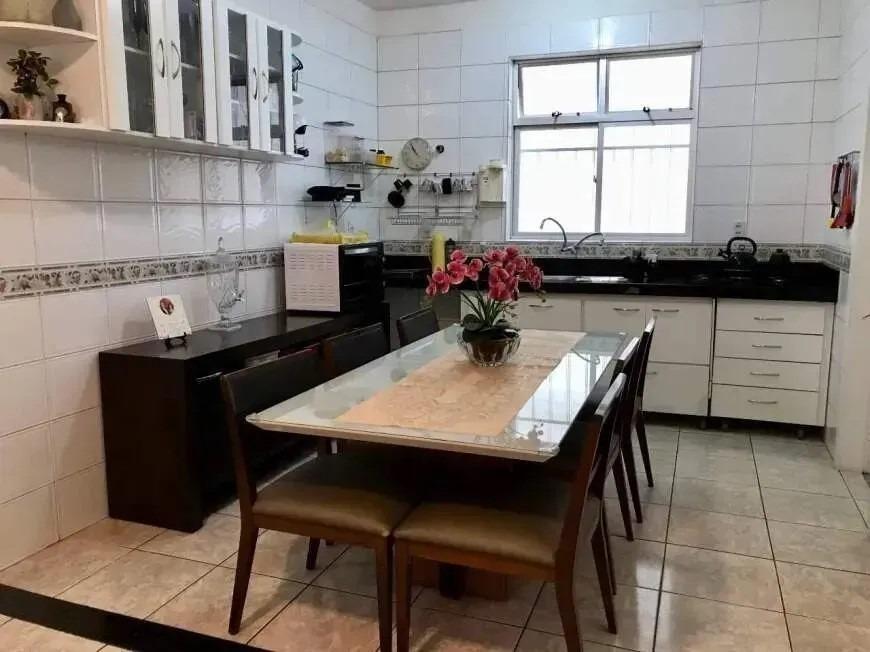 Casa, Buritis, 5 Quartos, 4 Vagas, 1 Suíte