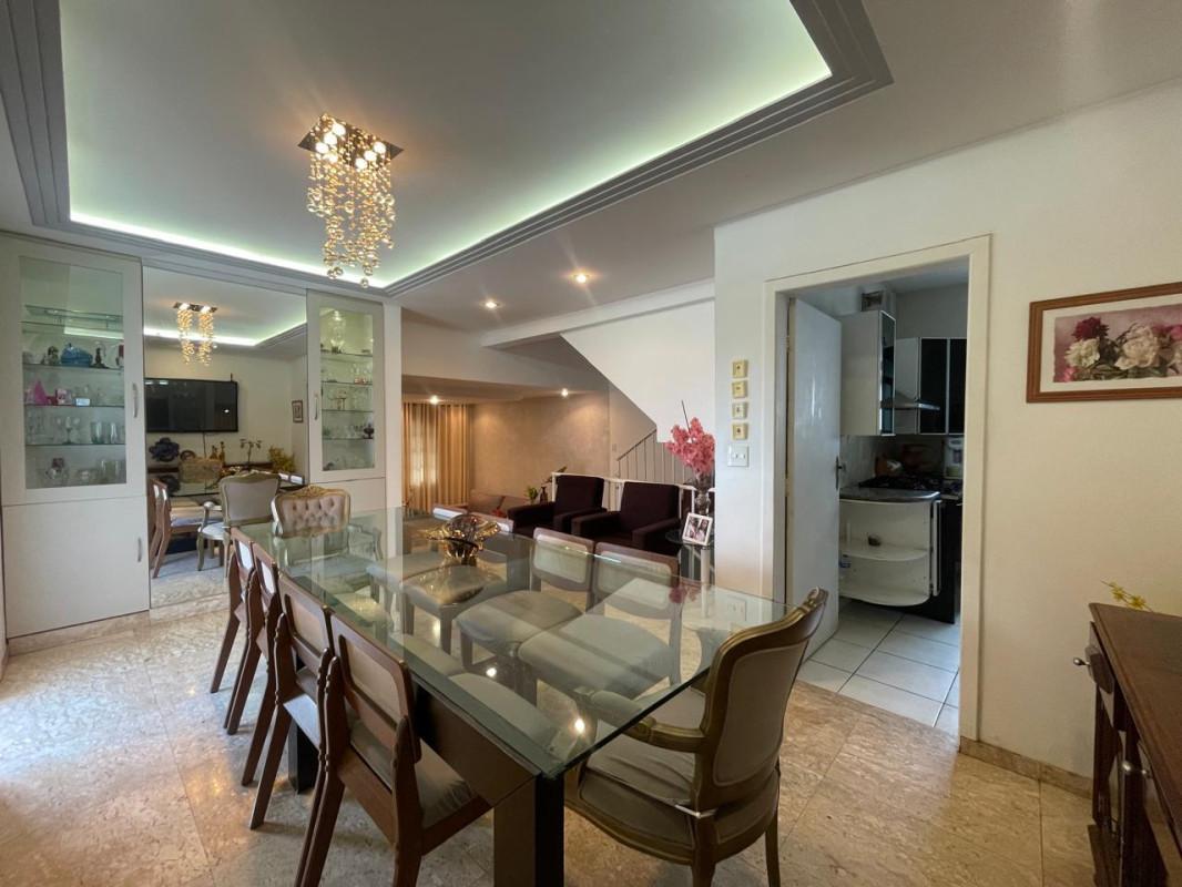 Casa, Santa Lúcia, 5 Quartos, 4 Vagas, 1 Suíte