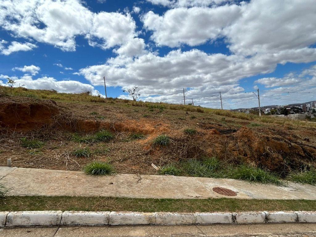 Lote, Centro, 0 Quarto, 0 Vaga