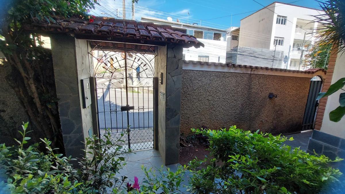Casa, Vila Martins, 4 Quartos, 5 Vagas, 1 Suíte