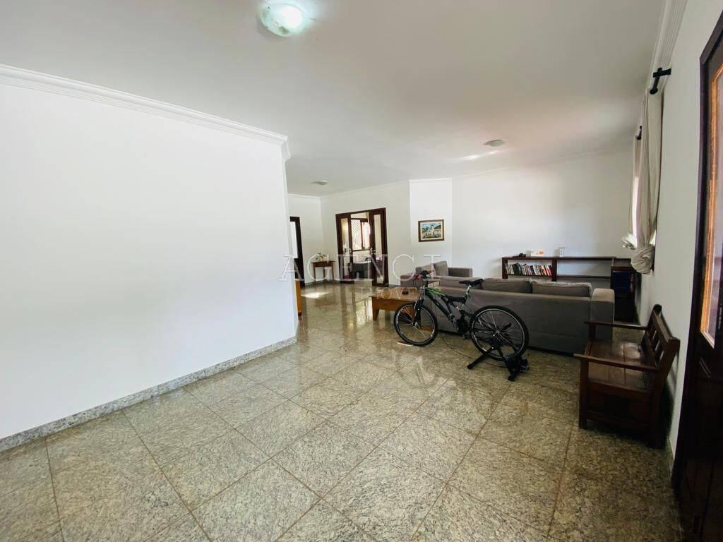 Casa, Bandeirantes (pampulha), 5 Quartos, 0 Vaga, 4 Suítes