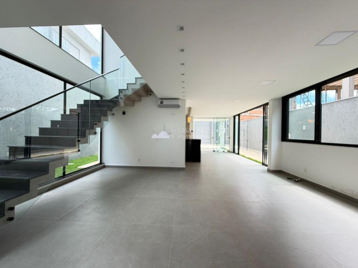 Casa, Trevo, 4 Quartos, 3 Vagas, 3 Suítes