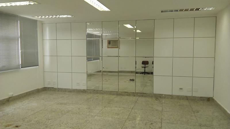 Sala, Barro Preto, 0 Quarto, 2 Vagas