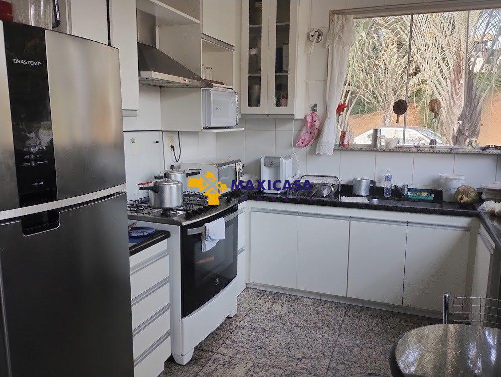 Casa, Nacional, 4 Quartos, 6 Vagas, 1 Suíte