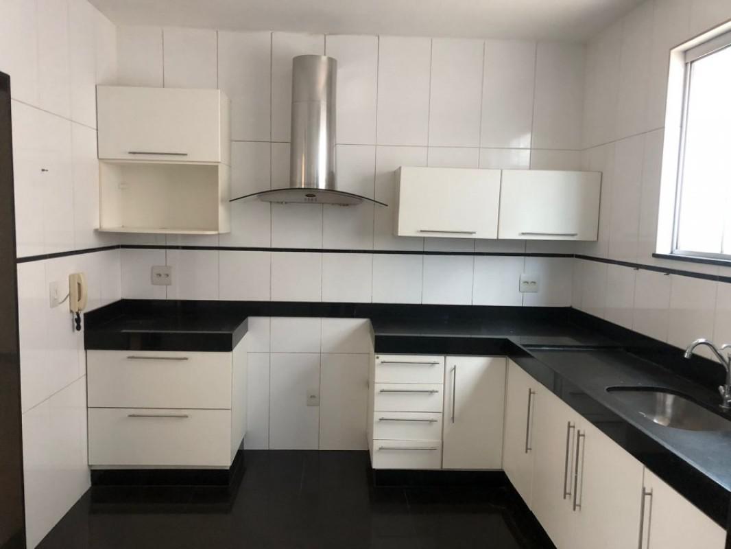 Apartamento, Barreiro, 3 Quartos, 2 Vagas, 1 Suíte