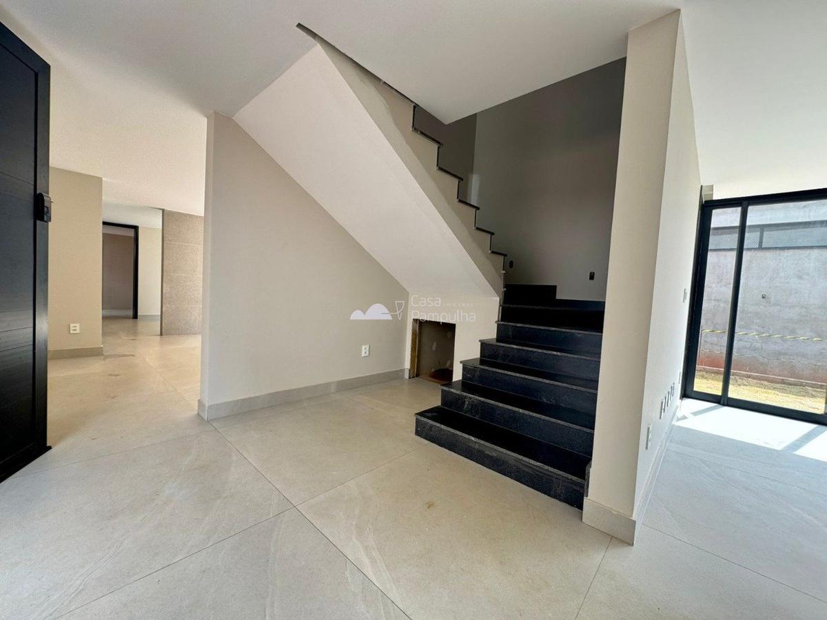 Casa, Trevo, 4 Quartos, 4 Vagas, 2 Suítes