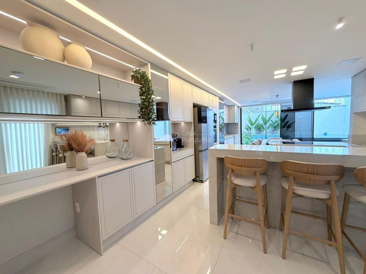 Casa, Planalto, 4 Quartos, 4 Vagas, 3 Suítes