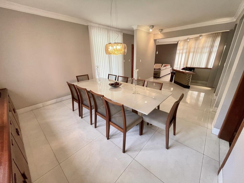 Casa, Bandeirantes (pampulha), 4 Quartos, 8 Vagas, 2 Suítes