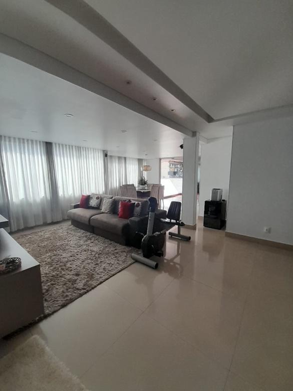 Casa, Camargos, 8 Quartos, 3 Vagas, 4 Suítes