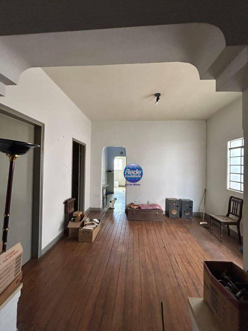 Casa, Centro, 3 Quartos, 0 Vaga