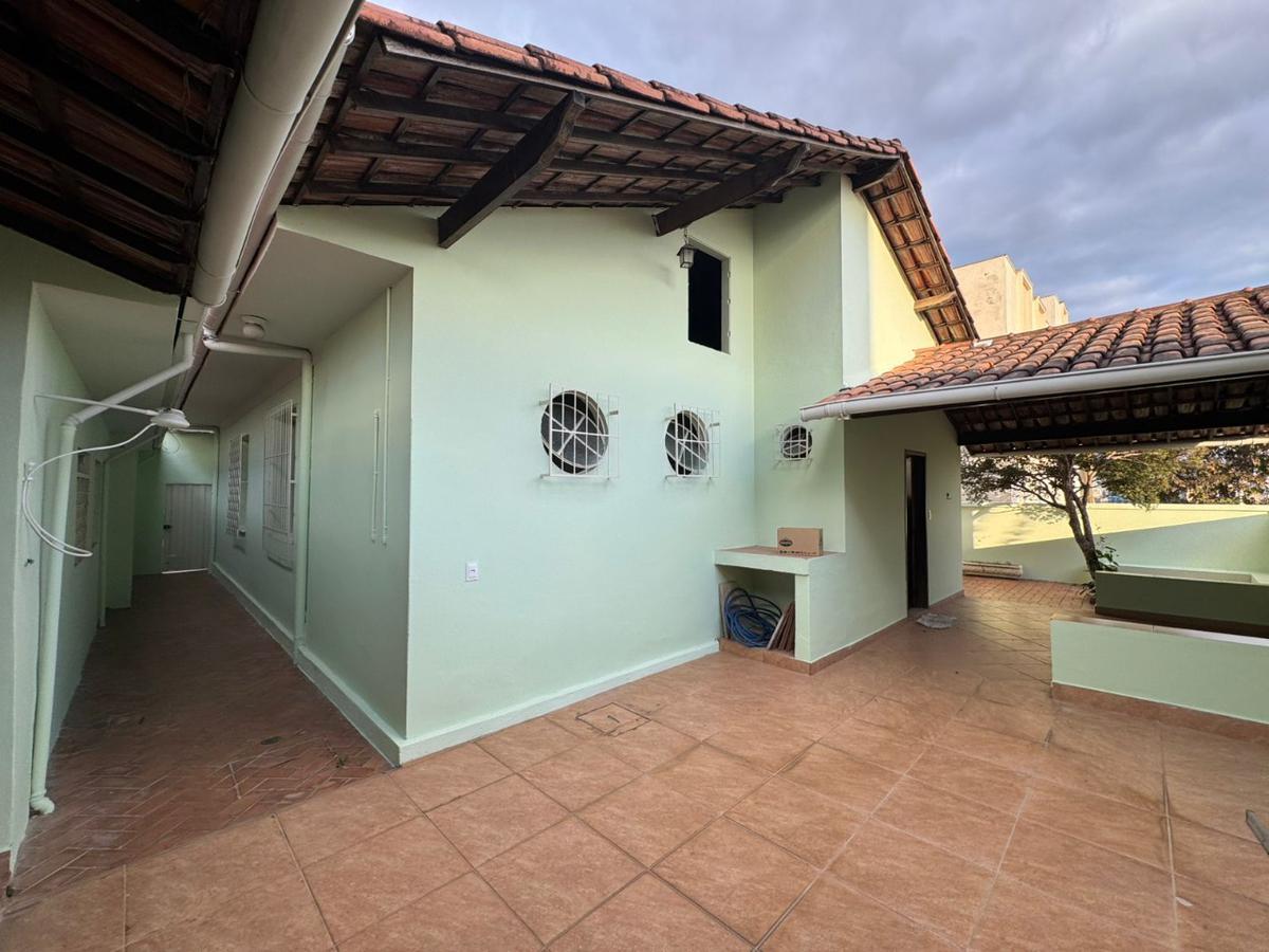 Casa, Colégio Batista, 5 Quartos, 1 Vaga, 1 Suíte
